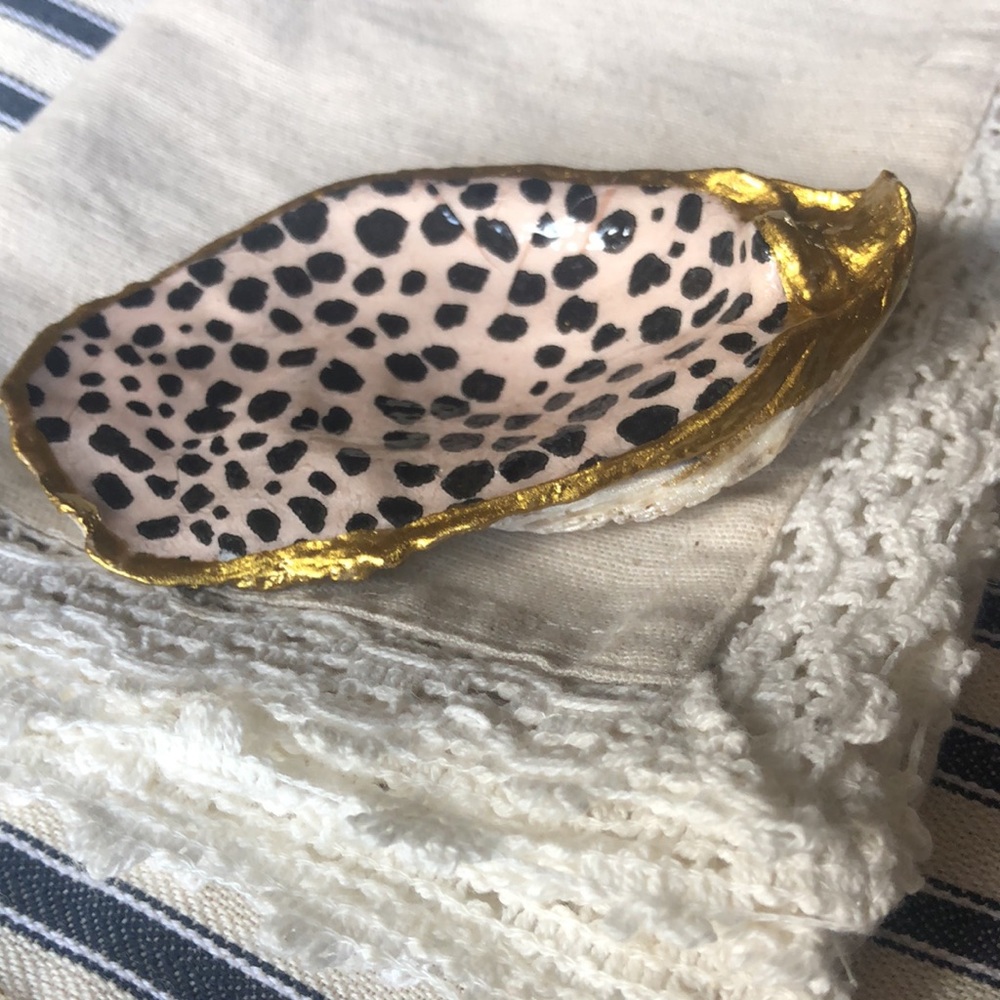 Animal Spotted Découpage Oyster Shell & Trinket Dish